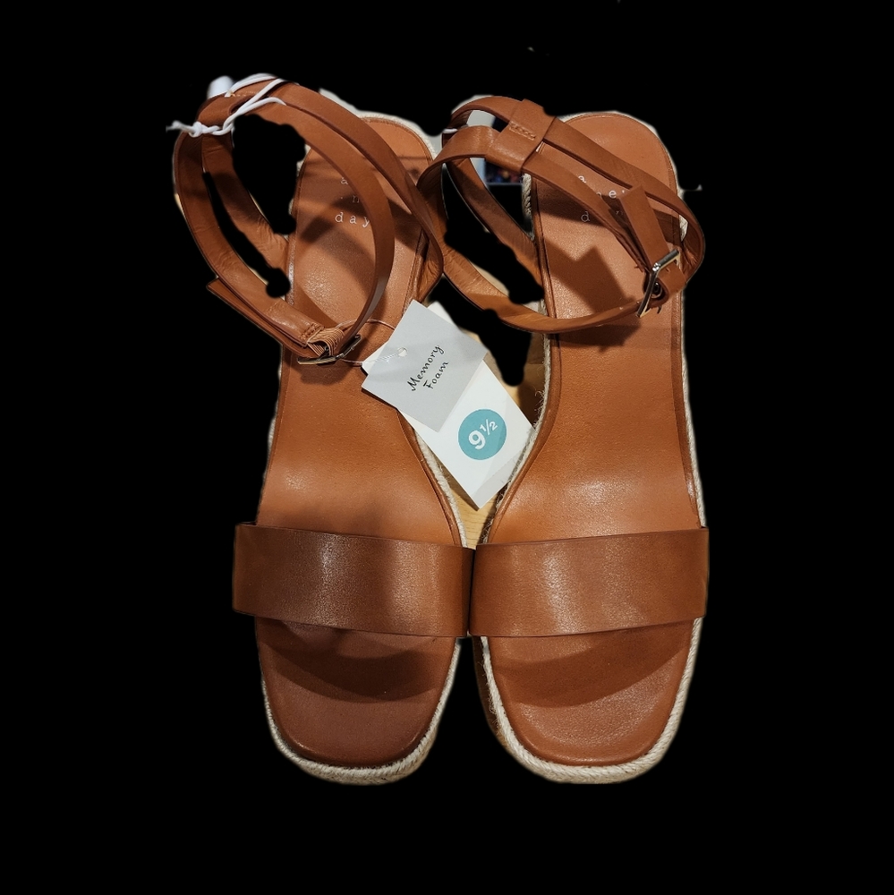 a new day Strappy Wedge Sandals - ⭐️NWT!⭐️ - Picture 2 of 7